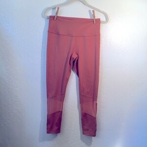 ZELLA Crop workout leggings w mesh at bottoms